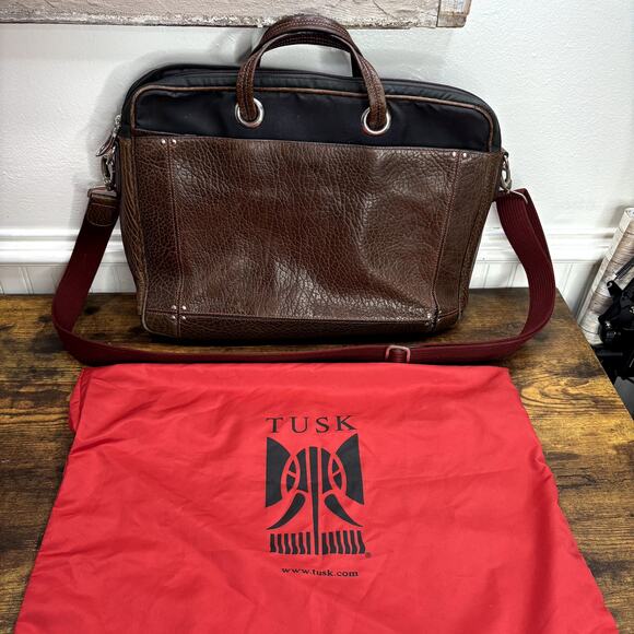 Tusk Computer Brief Messenger Bag Leather Padded Adjustable Strap FLAW READ - Picture 16 of 16